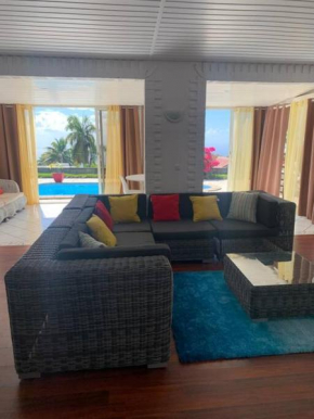 Tahitian quiet home